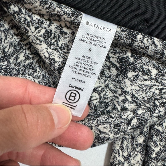 Athleta Shanti Salutation Textured Jacket Black White - Picture 5 of 8